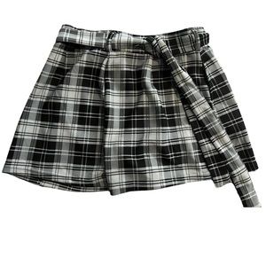 Grey n black plaid preppy stretchy waist shorts